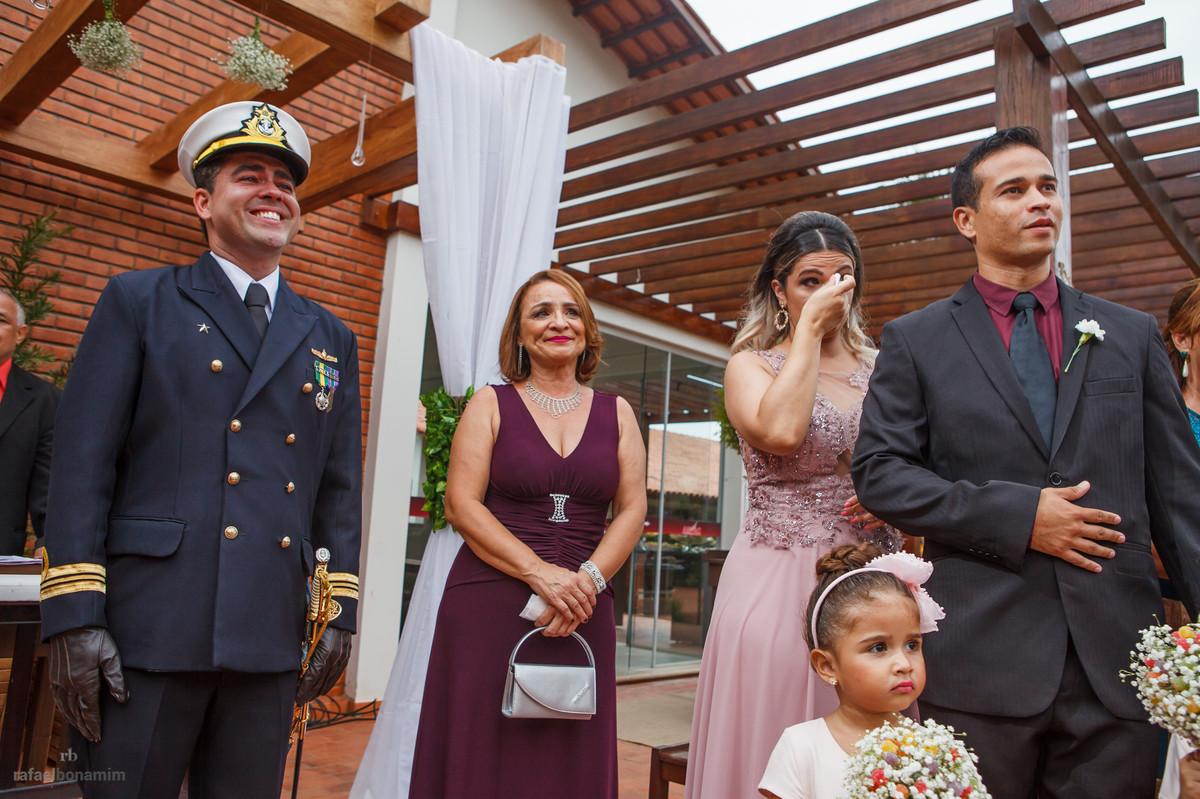o fotografo de casamento de Umuarama-Pr no noroeste do Paraná, captar a emoção da madrinha na entrada da noiva