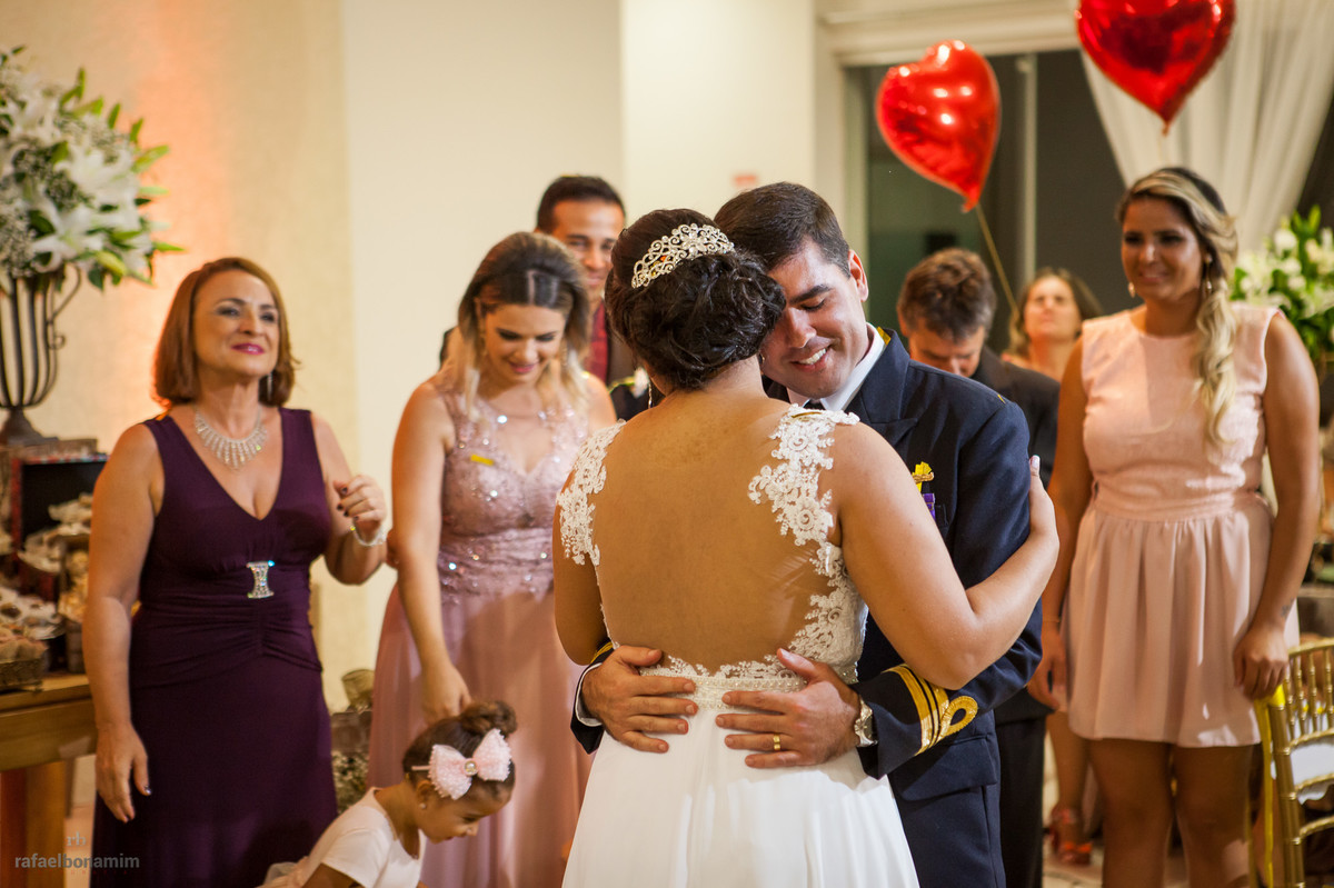 a primeira dança do casal recém-casado