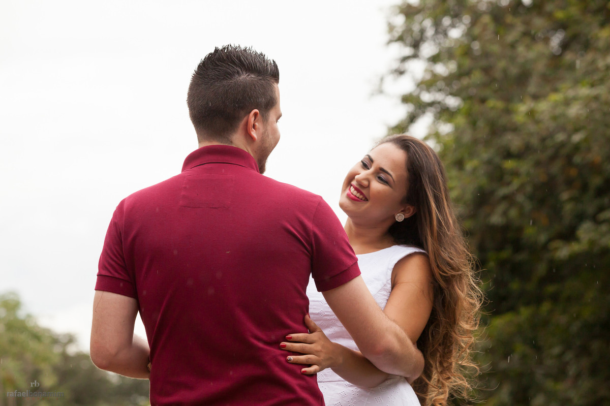 um lindo olhar na sessão pré wedding, olhos nos olhos