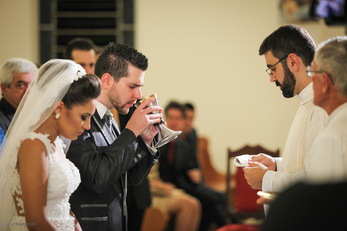 hora de comungar o sangre de cristo no enlace matrimonial
