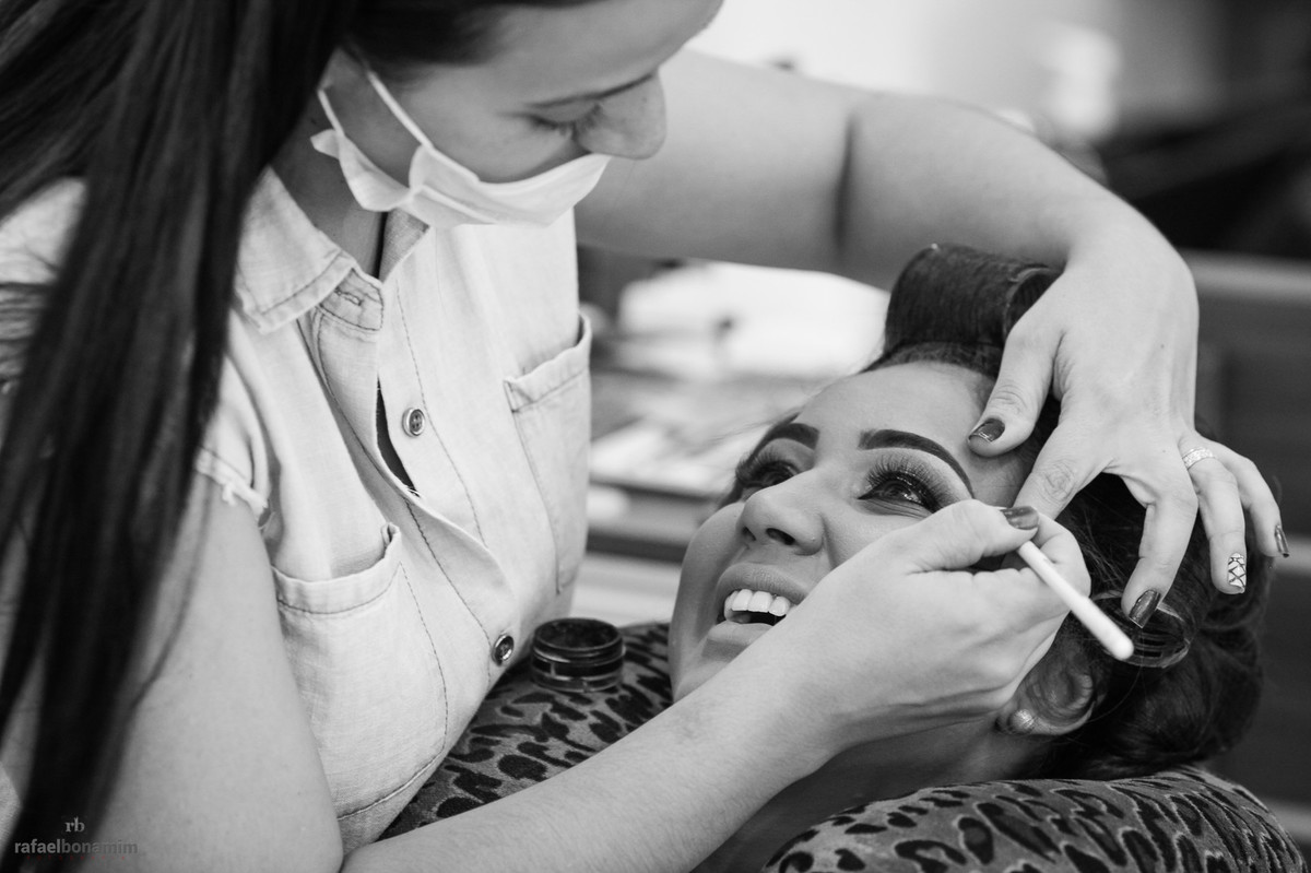 tata bueno com maquiagem, no interior do paraná, na cidade de Palotina-Pr