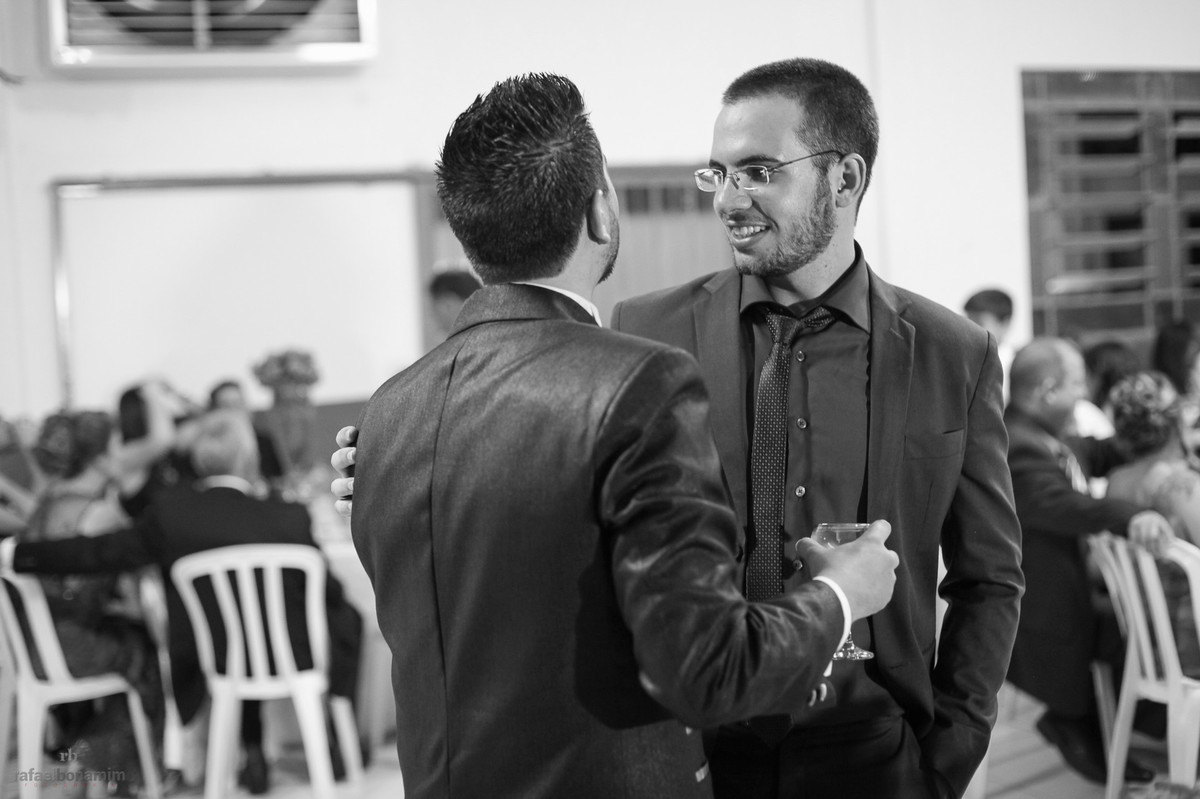 noivo com seu padrinho, melhor amigo