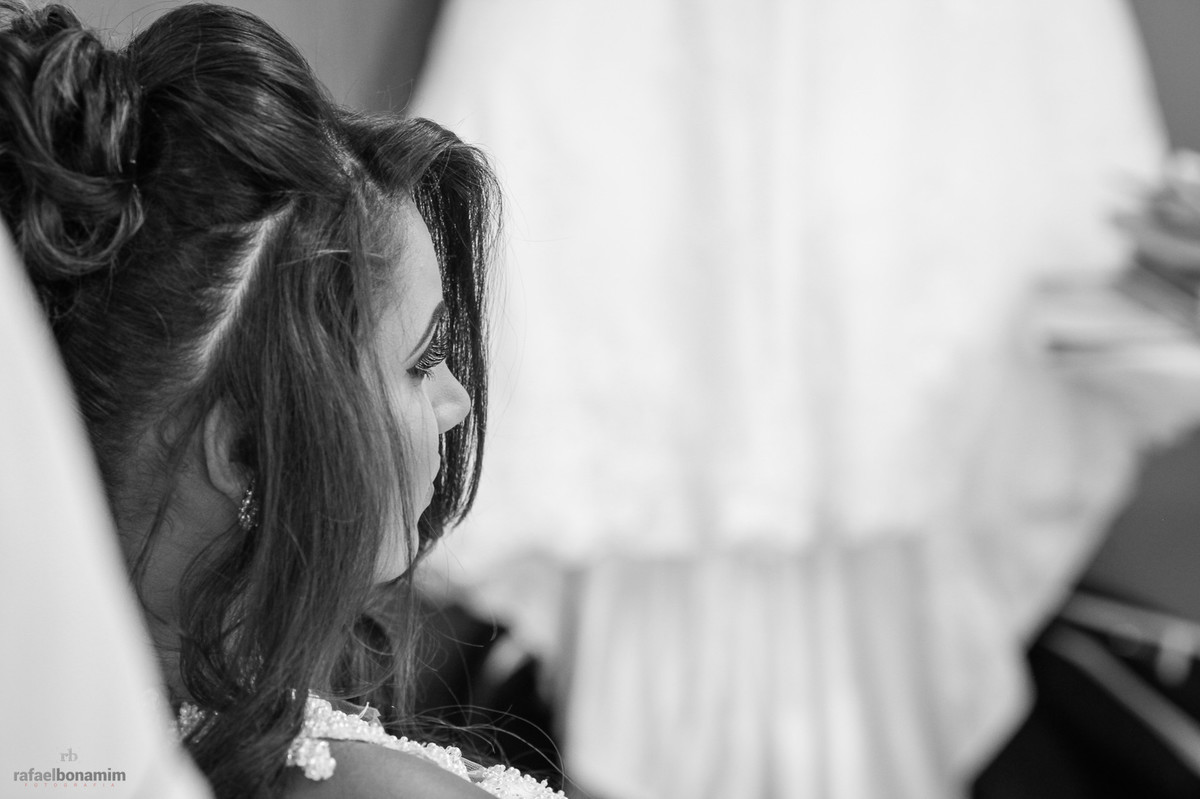 andréia a noiva, quase pronta para ir se casar, seu cunhado veio buscar ela