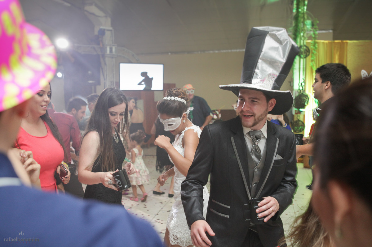 gui e andréia em sua festa de casamento