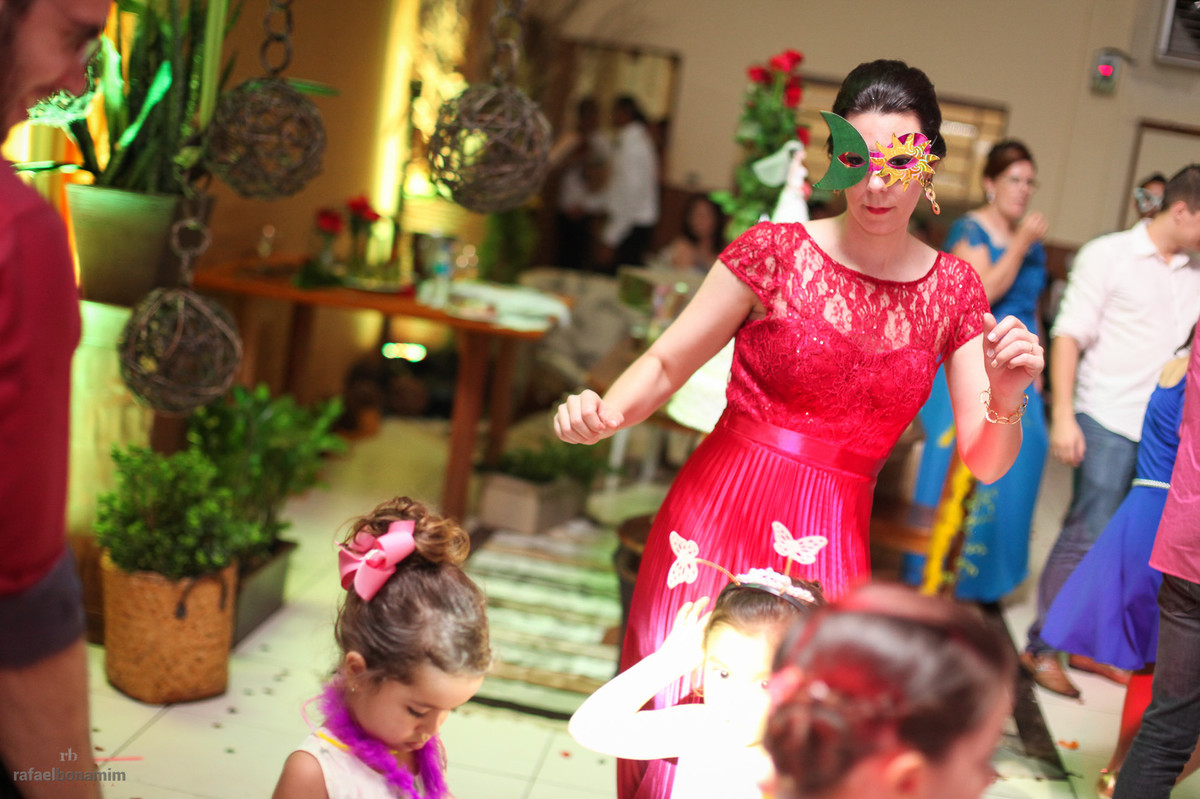 irmã do noivo na festa de casamento