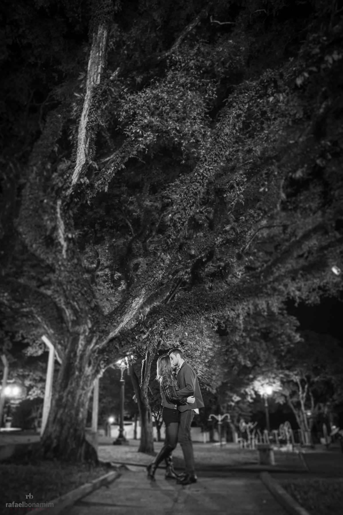 fotos lindas em um praça localizada no centro de umuarama, com frio ficou mais gostoso ainda.