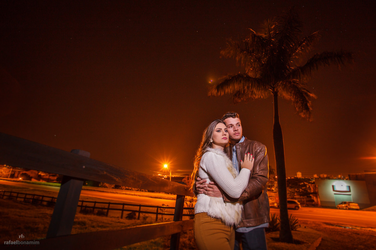 noivos com estrelas. fotos noturnas.