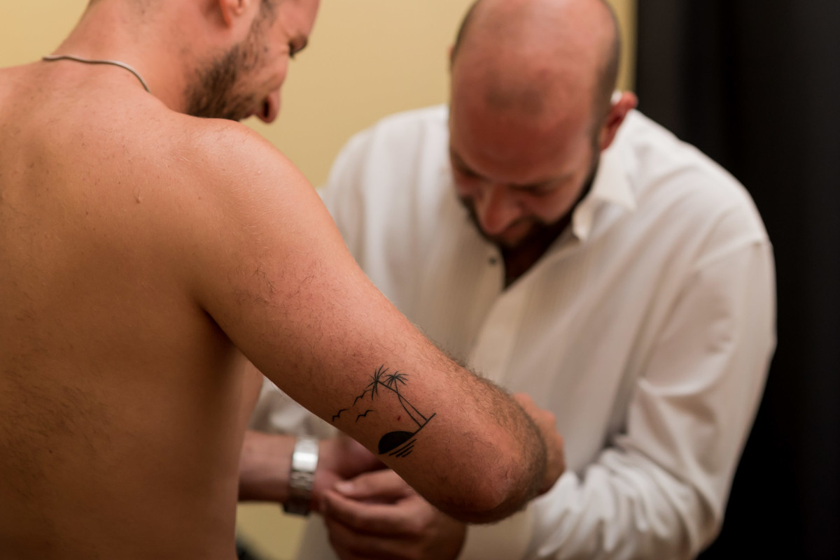 preparativo del novio, casamiento en tara multievento bernal, boda en bernal, fotogrago para casamiento