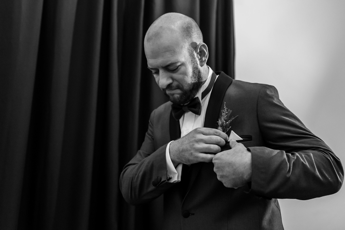 preparativo del novio, casamiento en tara multievento bernal, boda en bernal, traje para casamiento, fotogrago para casamiento