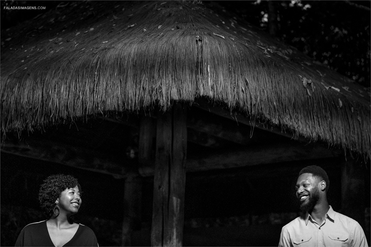 casal durante ensaio pré casamento, pantera negra