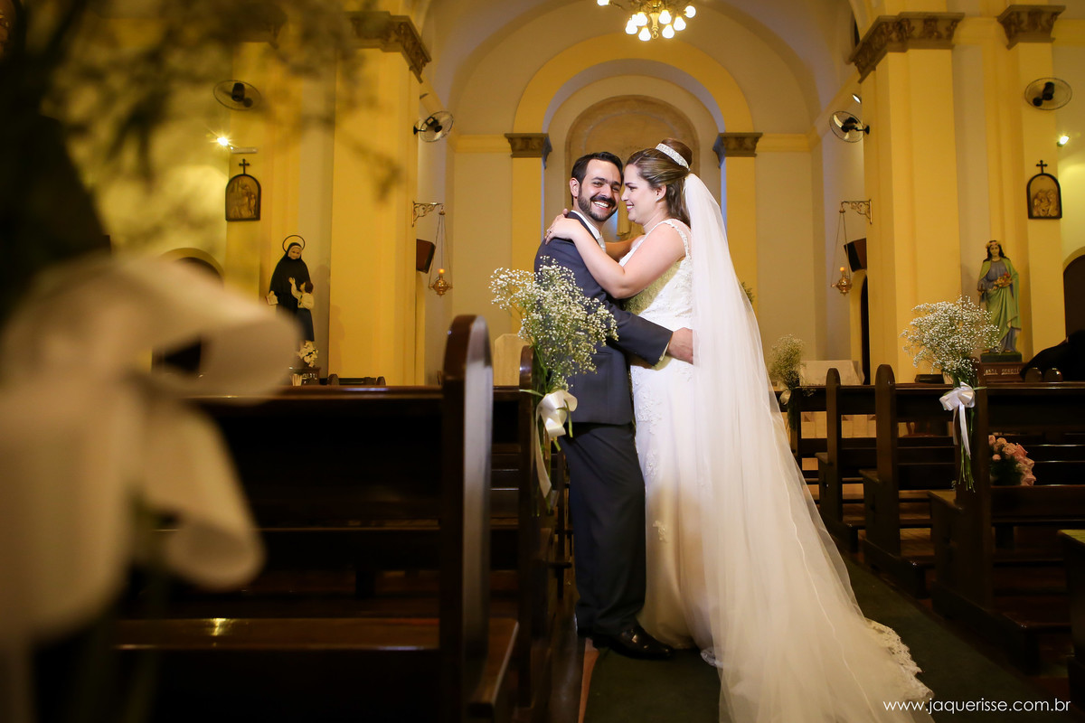 jaque risse, andre risse, estudio bebedouro, melhores fotografos, noivos abraçados