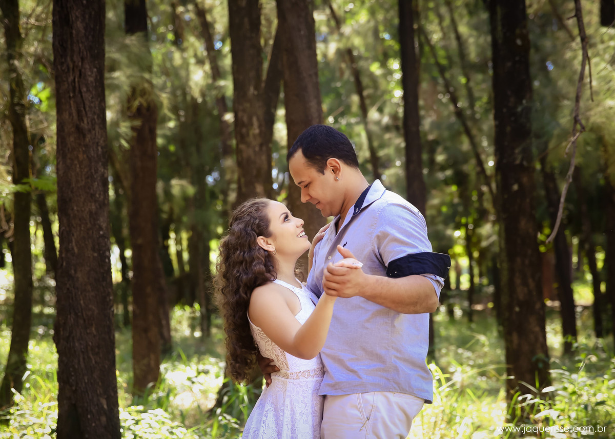 jaque risse, andre risse, estudio bebedouro, melhores fotografos, noivos dançando, e se olhando