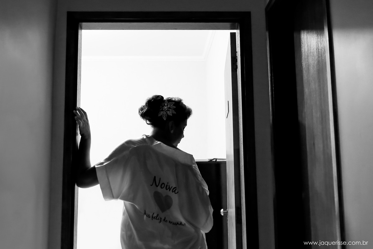 jaque risse, andre risse, estudio bebedouro, melhores fotografos, noiva fazendo pose, vestida com seu hobby