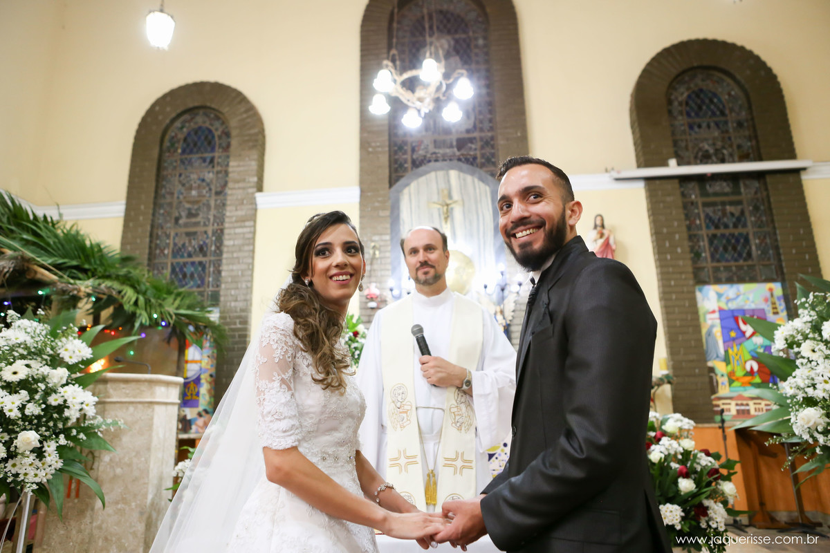 jaque risse, andre risse, estudio bebedouro, melhores fotografos, noivos de maos dadas olhando para tras