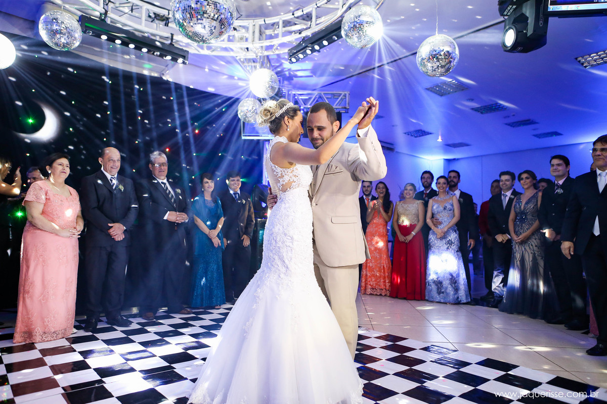 jaque risse, andre risse, estudio bebedouro, melhores fotografos, noivos na hora da valsa