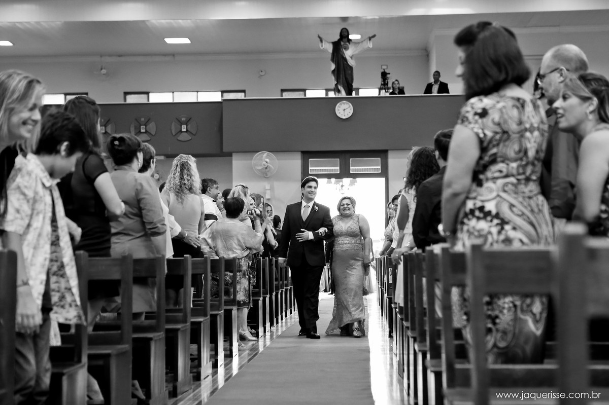 jaque risse, andre risse, estudio bebedouro, melhores fotografos, noivo entrando com sua mae na igreja