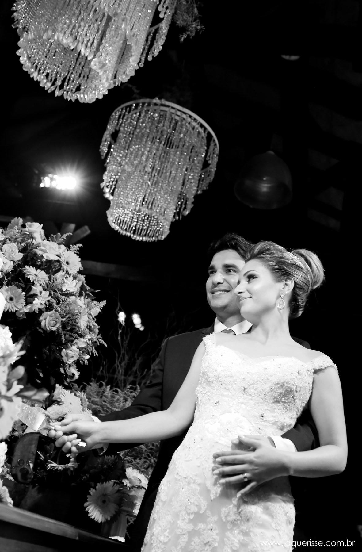 jaque risse, andre risse, estudio beebdouro, melhores fotografos, noivos cortando bolo, sorrindo