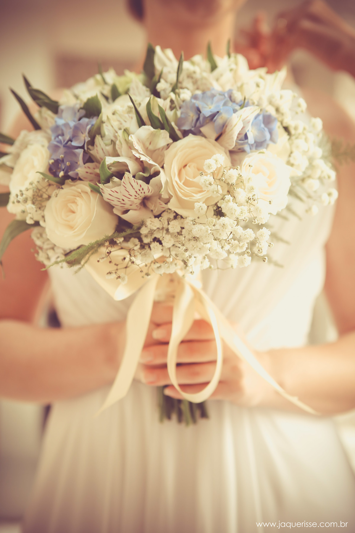 jaque risse, andre risse, estudio bebedouro, melhores fotografos, maos da noiva, segurando o buque