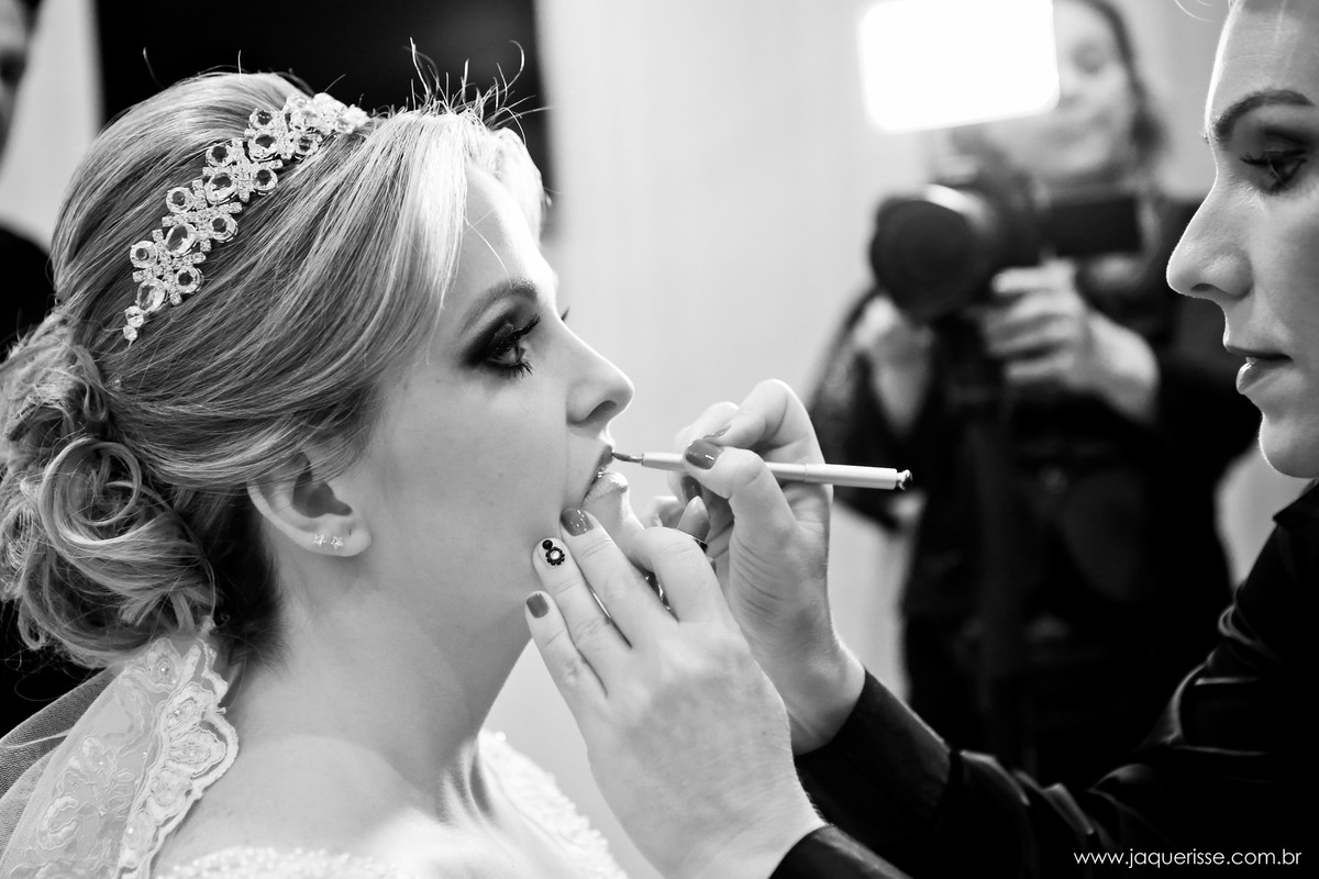 jaque risse, andre risse, estudio bebedouro, melhores fotografos, noiva passando batom