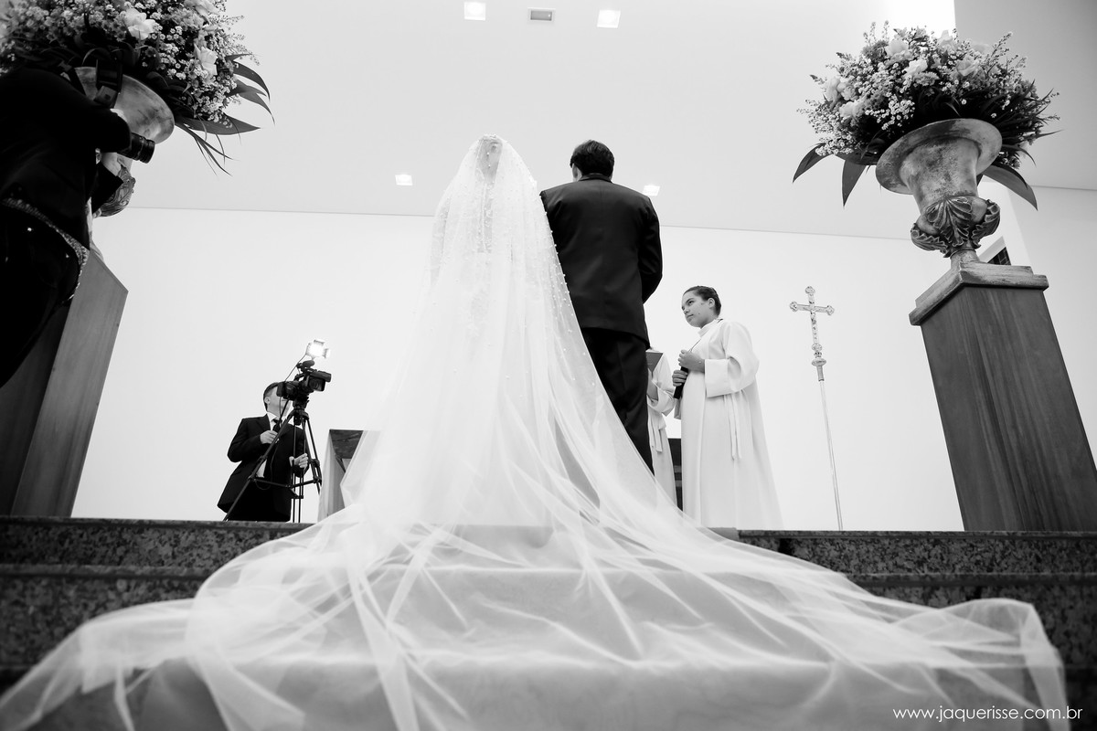 jaque risse, andre risse, estudio bebedouro, melhores fotografos, veu da noiva, noivos no altar