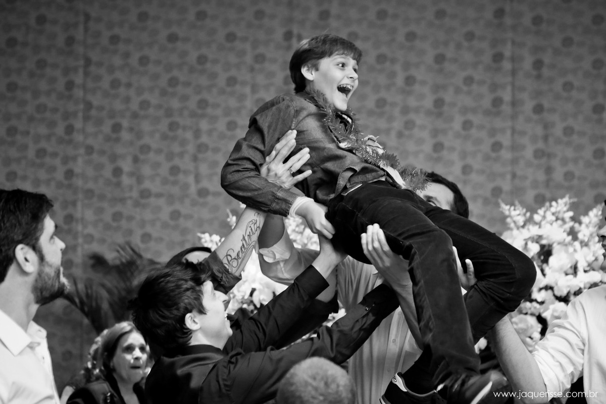 jaque risse, andre risse, estudio bebedouro, melhores fotografos, convidados levantando um garotinho