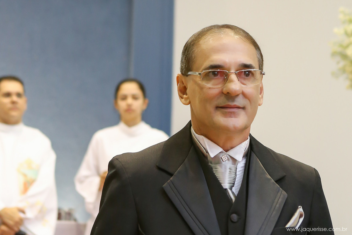 jaque risse, andre risse, estudio bebedouro, melhores fotografos, noivo olhando emocionado sua noiva entrando