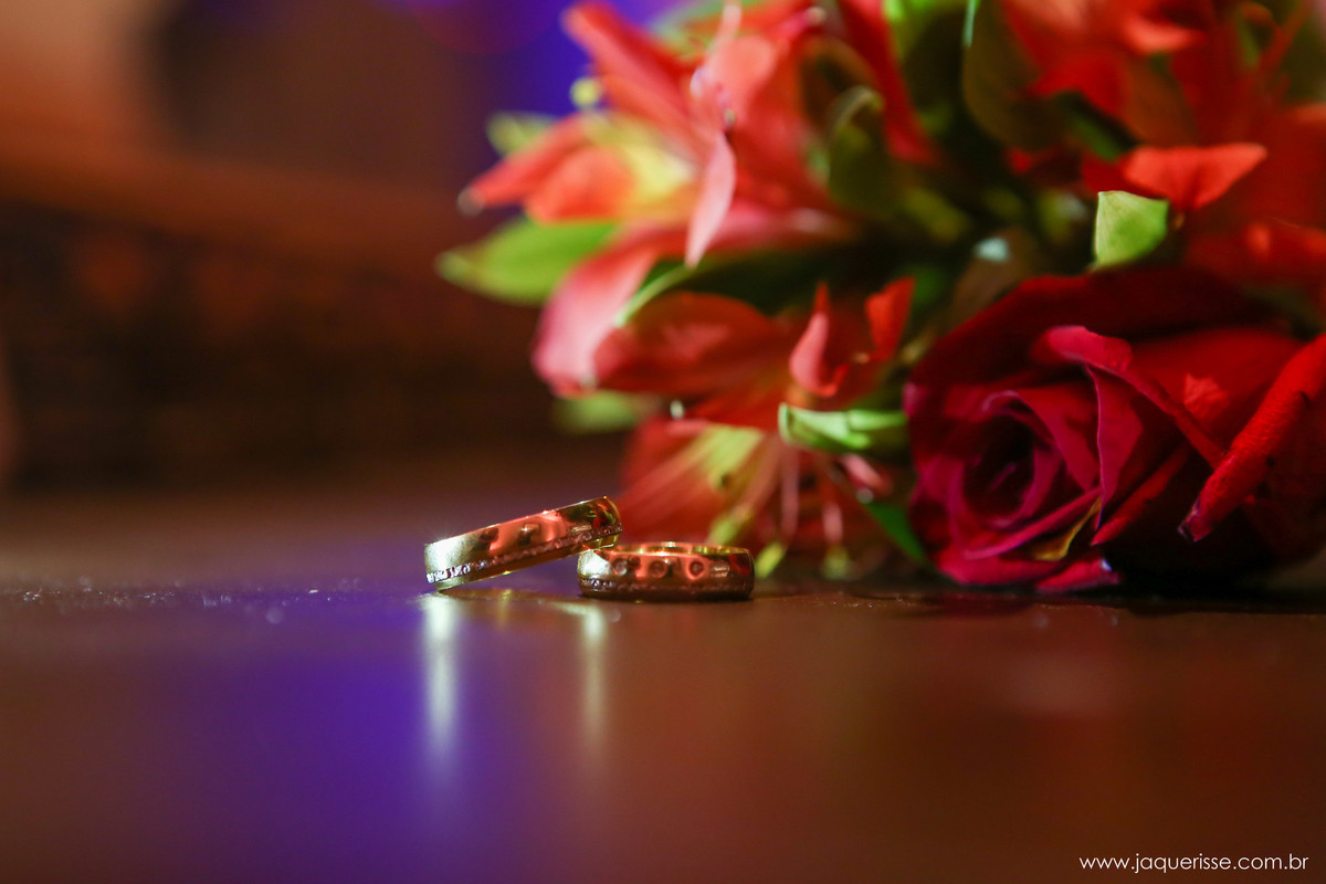 jaque risse, andre risse, estudio bebedouro, melhores fotografos, alianças, e flores de fundo