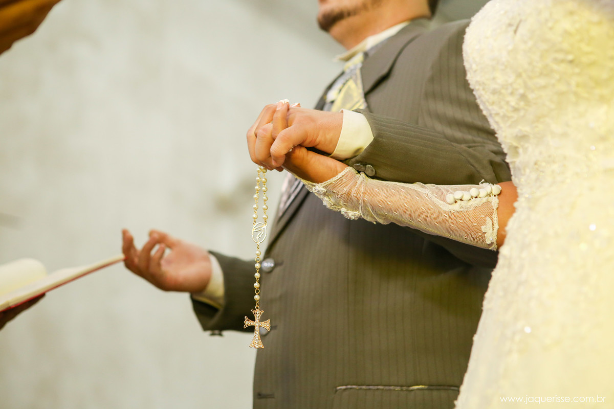 jaque risse, andre risse, estudio bebedouro, melhores fotografos, noivos rezando com terço