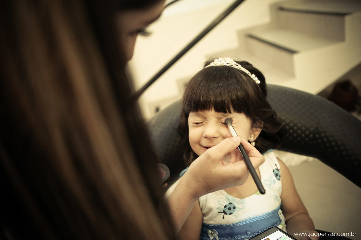 jaque risse, andre risse, estudio bebedouro, melhores fotografos, maquiando a dama de honra