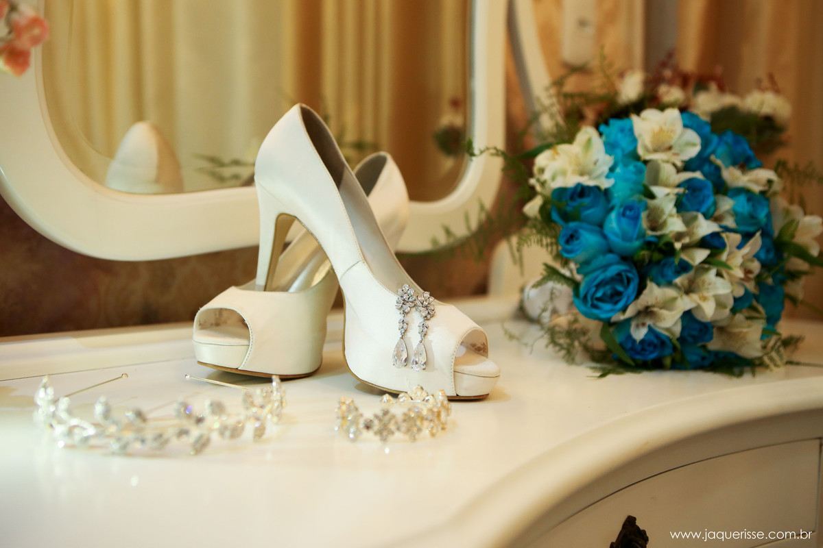jaque risse, andre risse, estudio bebedouro, melhores fotografos, sapato da noiva, acessorios da noiva, buque da noiva e o espelho