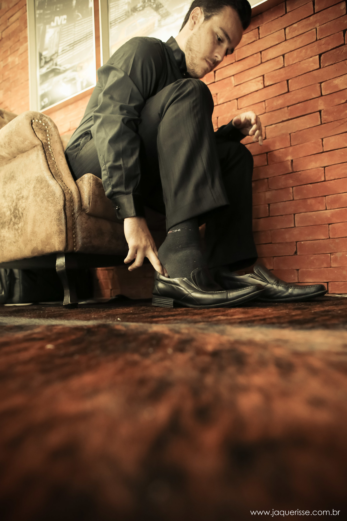 jaque risse, andre risse, estudio bebedouro, melhores fotografos, noivo calçando sapato