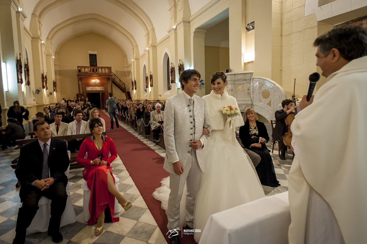 novios-fotograbo-de-bodas