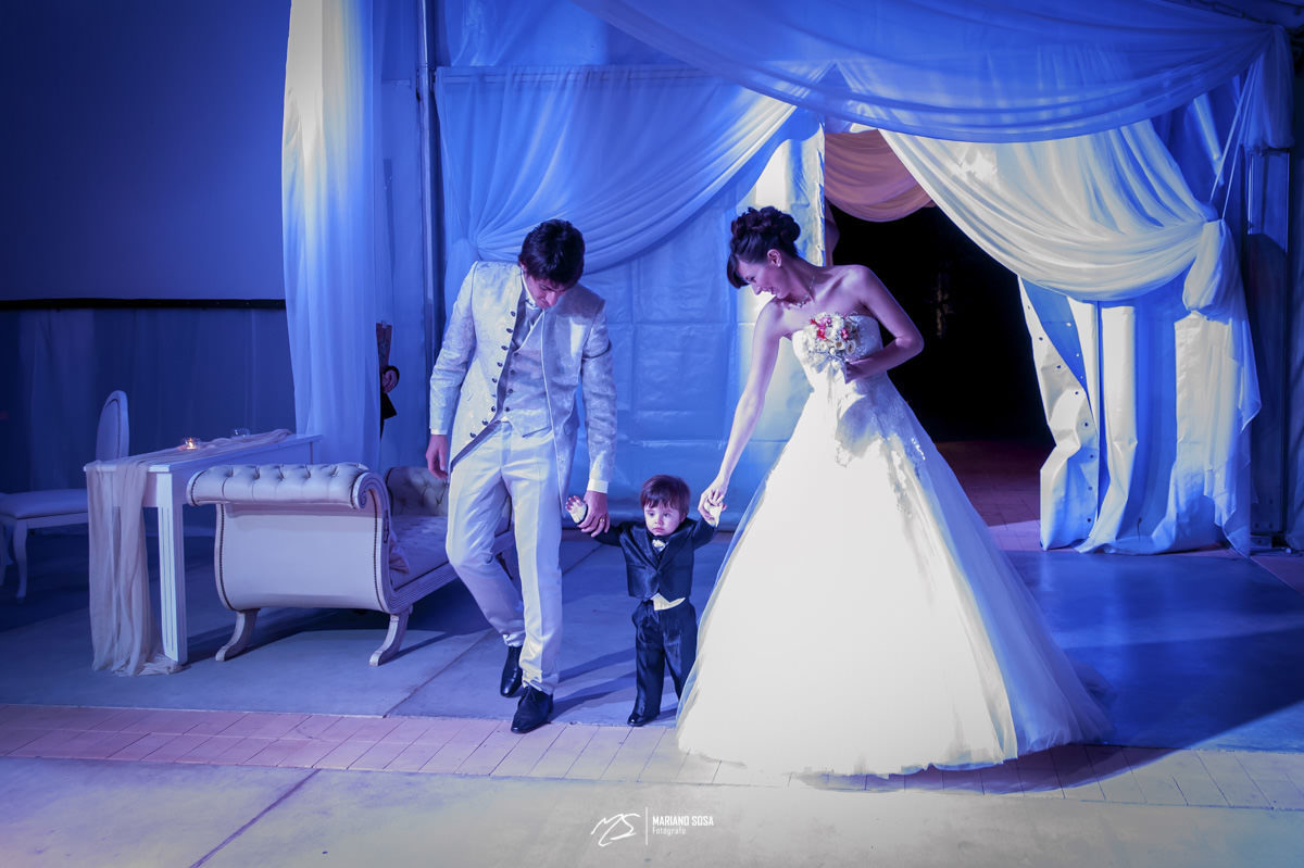 novios-fotograbo-de-bodas