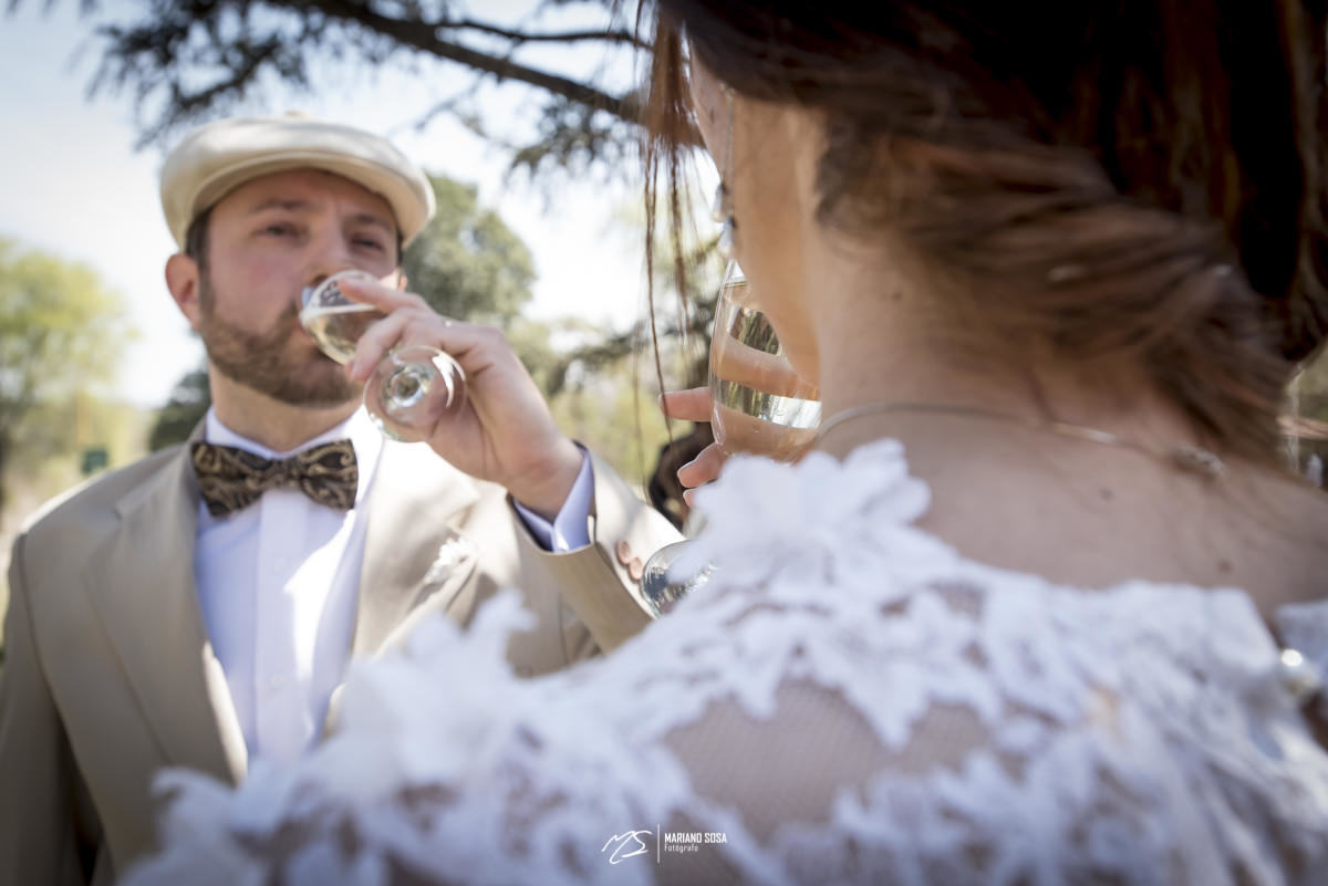 novios-fotograbo-de-boda