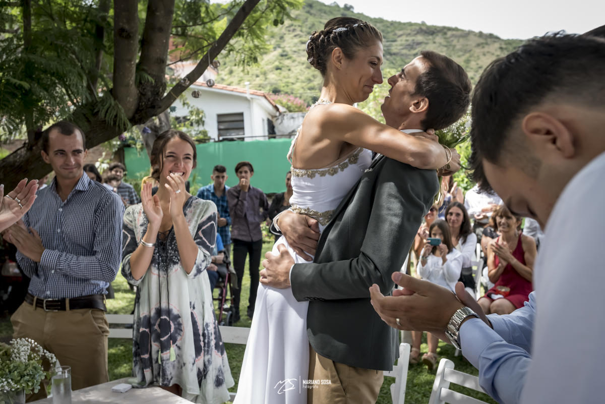 novios-fotograbo-de-boda