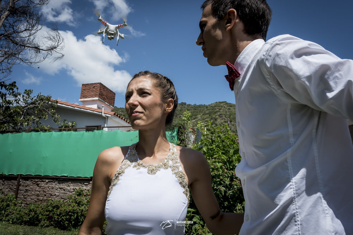 novios-fotograbo-de-boda