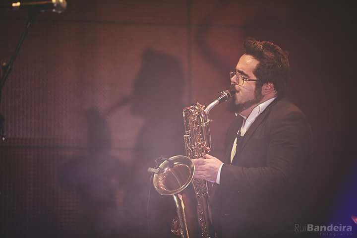 N Produções Djs especializado em festas de casamentos, com serviços de animação, Espelho, Cabine Photobooth, atuando em eventos privados há mais de 15 anos em Portugal, região de Guimarães, Braga, Porto, Famalicão, Trofa, Vila do Conde, Povoa de Varzim...