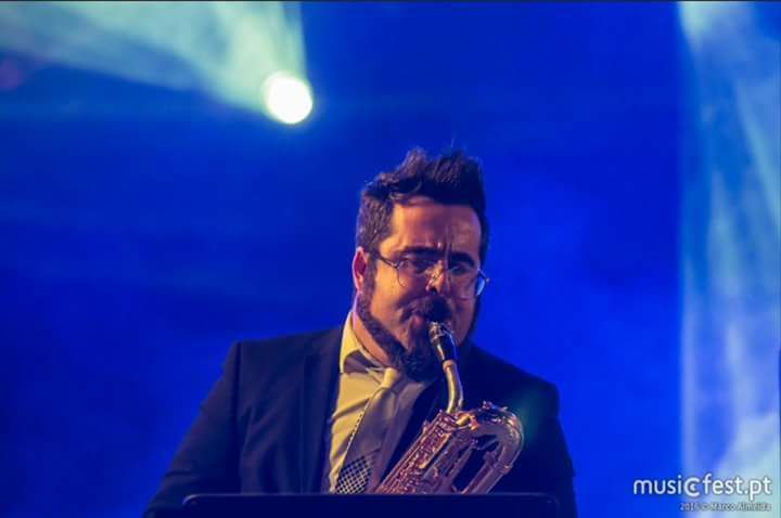 N Produções Djs especializado em festas de casamentos, com serviços de animação, Espelho, Cabine Photobooth, atuando em eventos privados há mais de 15 anos em Portugal, região de Guimarães, Braga, Porto, Famalicão, Trofa, Vila do Conde, Povoa de Varzim...