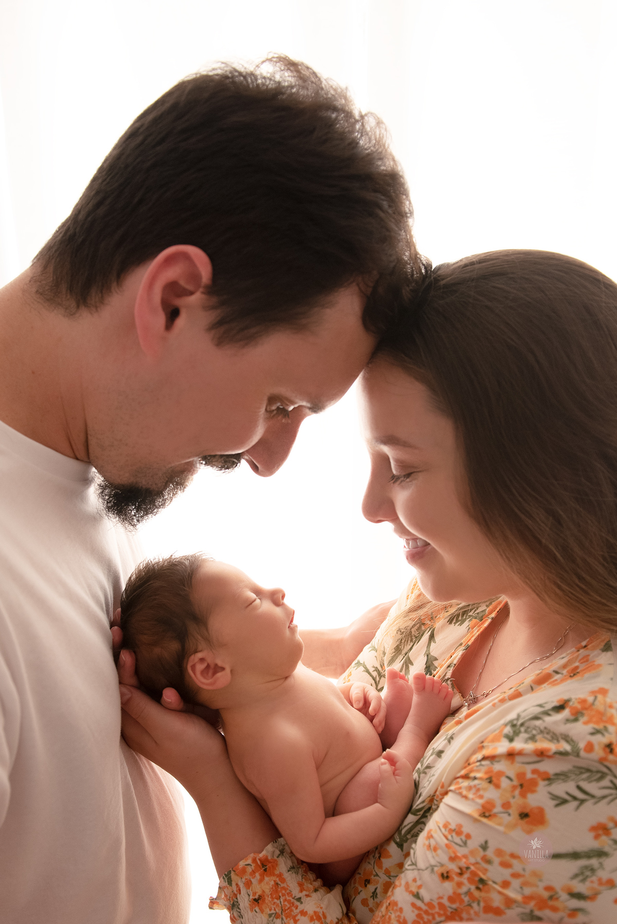 BEBE-PAPAI-E-MAMÃE-RECEM-NASCIDO-MOMENTO-ESPERADO