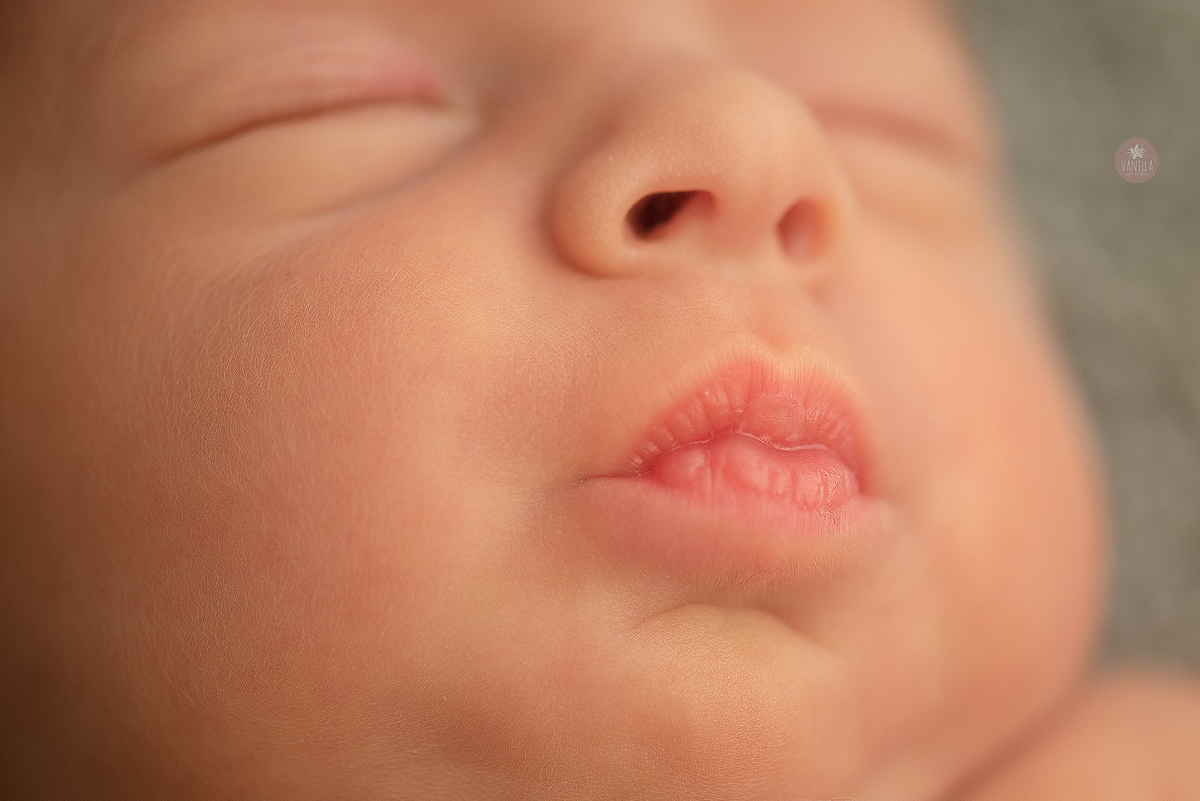 ROSTINHO-DE-BEBEZINHO-BENICIO-FAZENDO-BICO-COM-A-BOCA