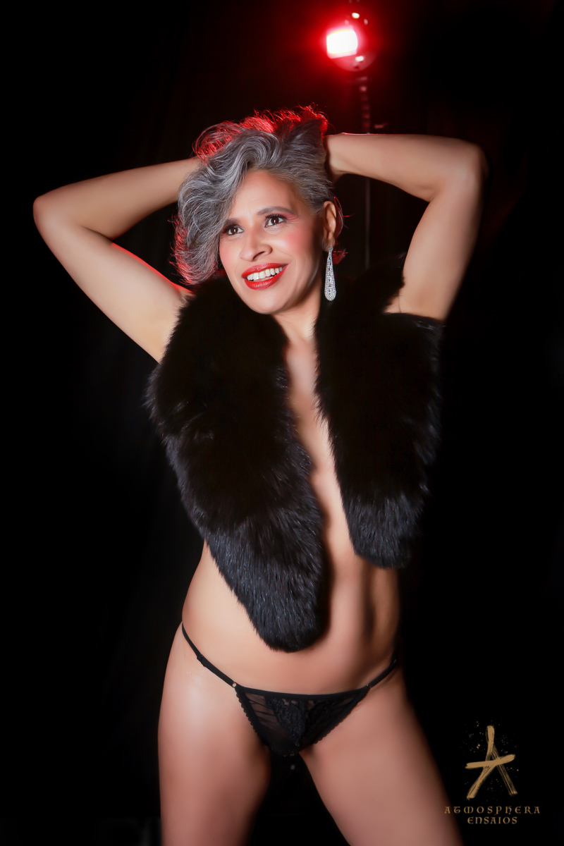 Ensaio Feminino Casual Sensual +50 mulher brasileira estúdio fotográfico profissional são paulo bela vista centro retratos close book sensualidade auto estima mulher idosa madura elegante chique bocão