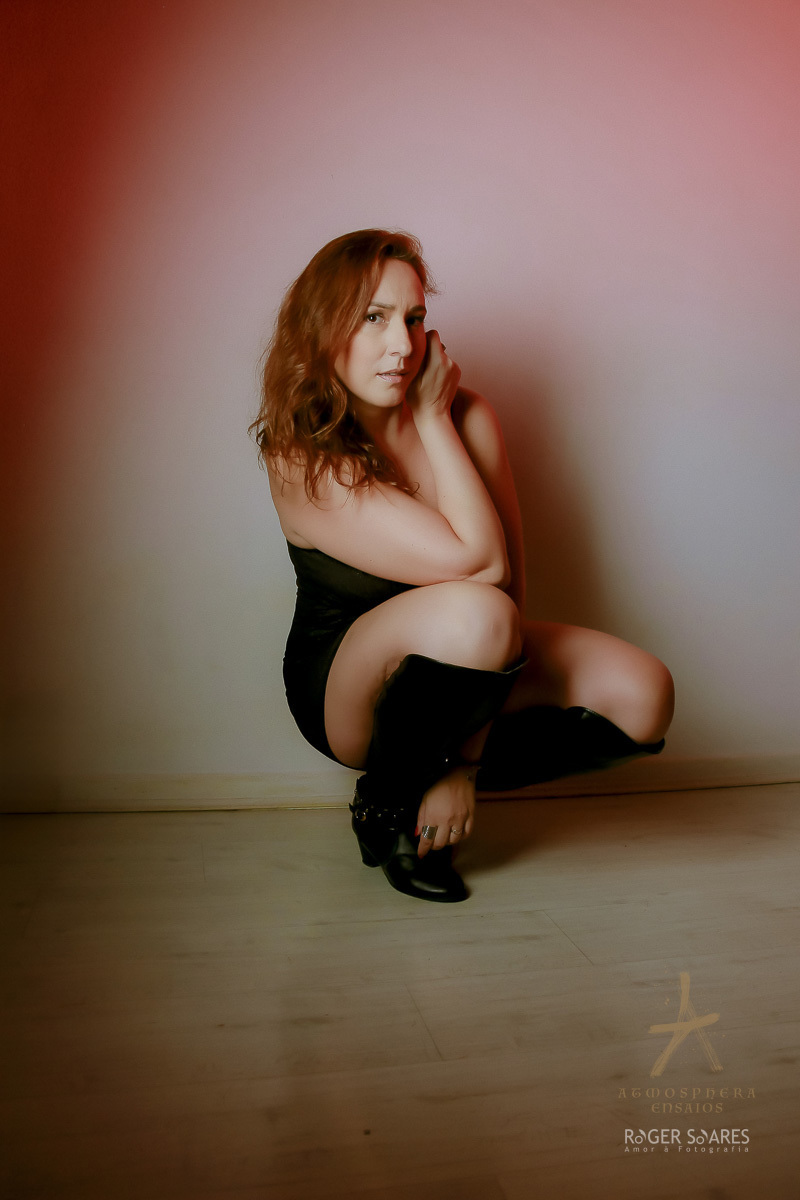 ENSAIO MODELO PROFISSIONAL MODA FASHION LOOK MAKEUP MAKINGOF YOGA PILATES PROGRAMA DE TV MULTI SHOW REDE GLOBO ESTUDIO BOOK FOTOGRAFICO SENSUAL BOUDOIR SEXY DIVORCIO DIVORCIADA MORENA MUSA BELEZA CABELOS LUZES BOTA PRETA