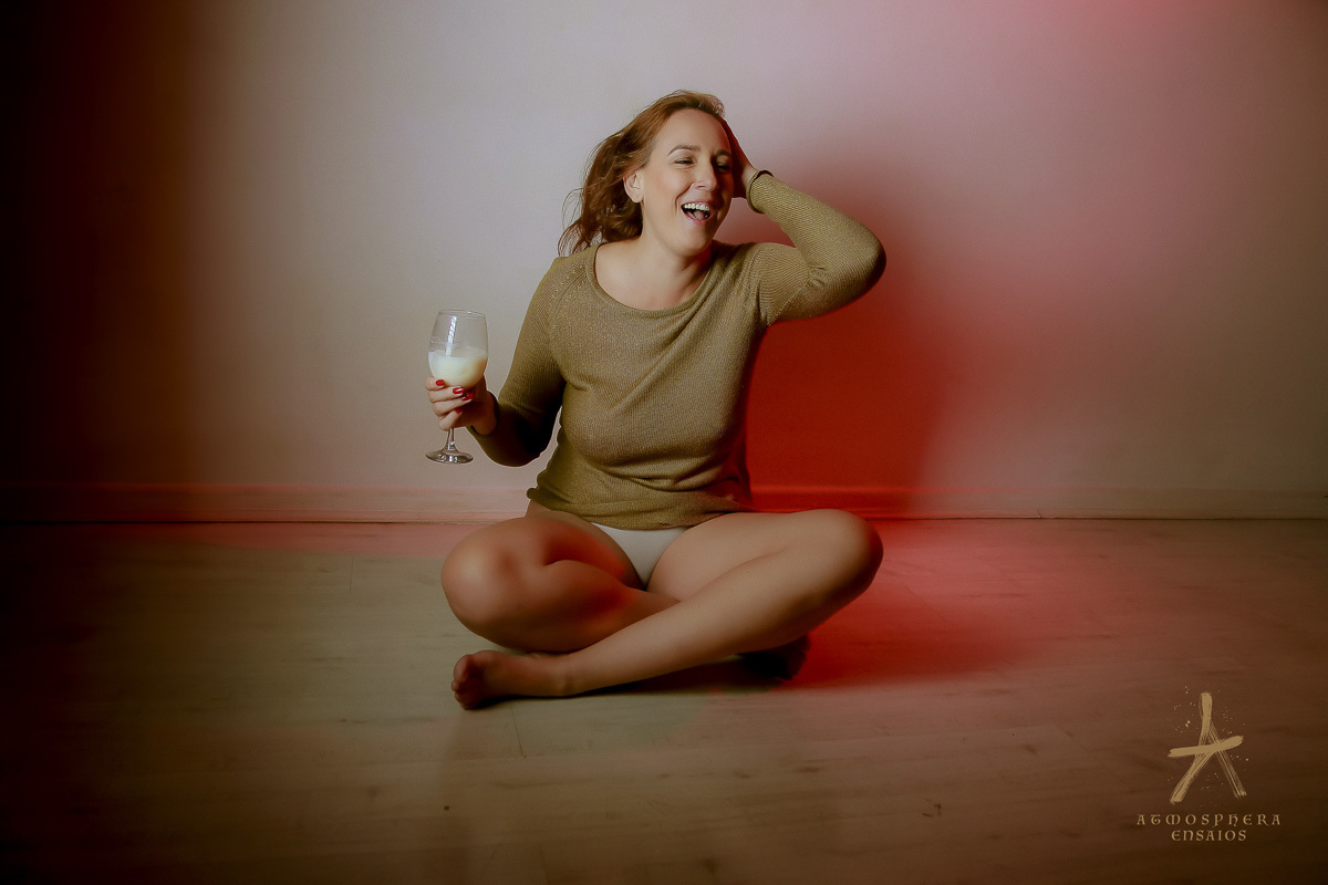 ENSAIO MODELO PROFISSIONAL MODA FASHION LOOK MAKEUP MAKINGOF YOGA PILATES PROGRAMA DE TV MULTI SHOW REDE GLOBO ESTUDIO BOOK FOTOGRAFICO SENSUAL BOUDOIR SEXY DIVORCIO DIVORCIADA MORENA MUSA BELEZA CABELOS LUZES CAMISOLA CAMISA