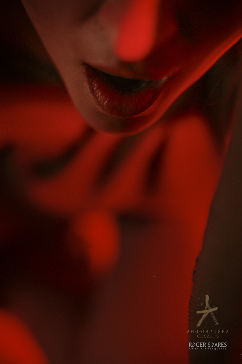 ENSAIO MODELO PROFISSIONAL MODA FASHION LOOK MAKEUP MAKINGOF YOGA PILATES PROGRAMA DE TV MULTI SHOW REDE GLOBO ESTUDIO BOOK FOTOGRAFICO SENSUAL BOUDOIR SEXY DIVORCIO DIVORCIADA MORENA MUSA BELEZA CABELOS LUZES CAMISOLA CAMISA RED COLORS LED BOCA LABIOS