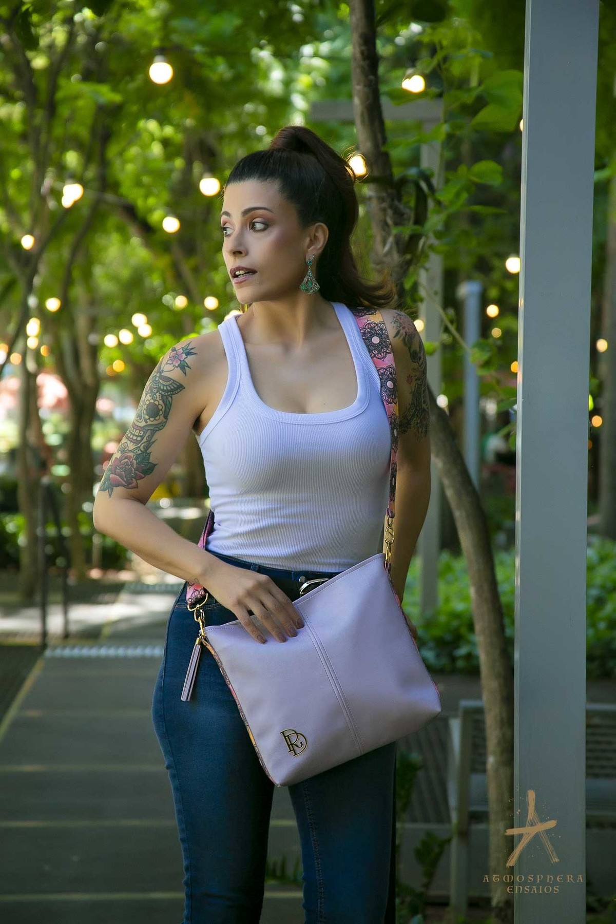 Rê Donvito, Renata Marques, Roger Soares, Atmosphera Ensaios, bolsas exclusivas, fotos profissionais, ensaio fotográfico, Avenida Paulista, modelo oficial, e-commerce, redes sociais, marketing digital, São Paulo, Bolsas femininas, bolsas finas elegantes