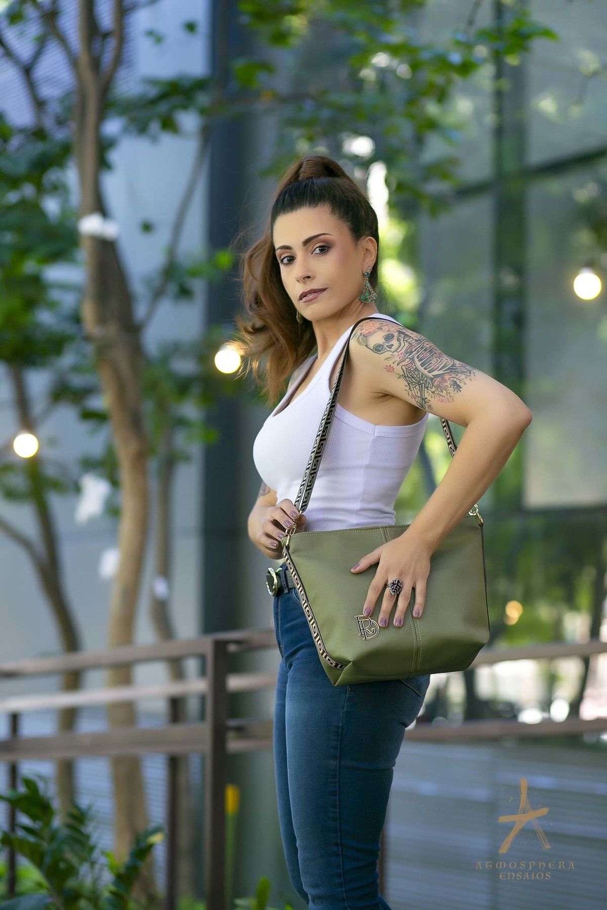 Rê Donvito, Renata Marques, Roger Soares, Atmosphera Ensaios, bolsas exclusivas, fotos profissionais, ensaio fotográfico, Avenida Paulista, modelo oficial, e-commerce, redes sociais, marketing digital, São Paulo, Bolsas femininas, bolsas finas elegantes