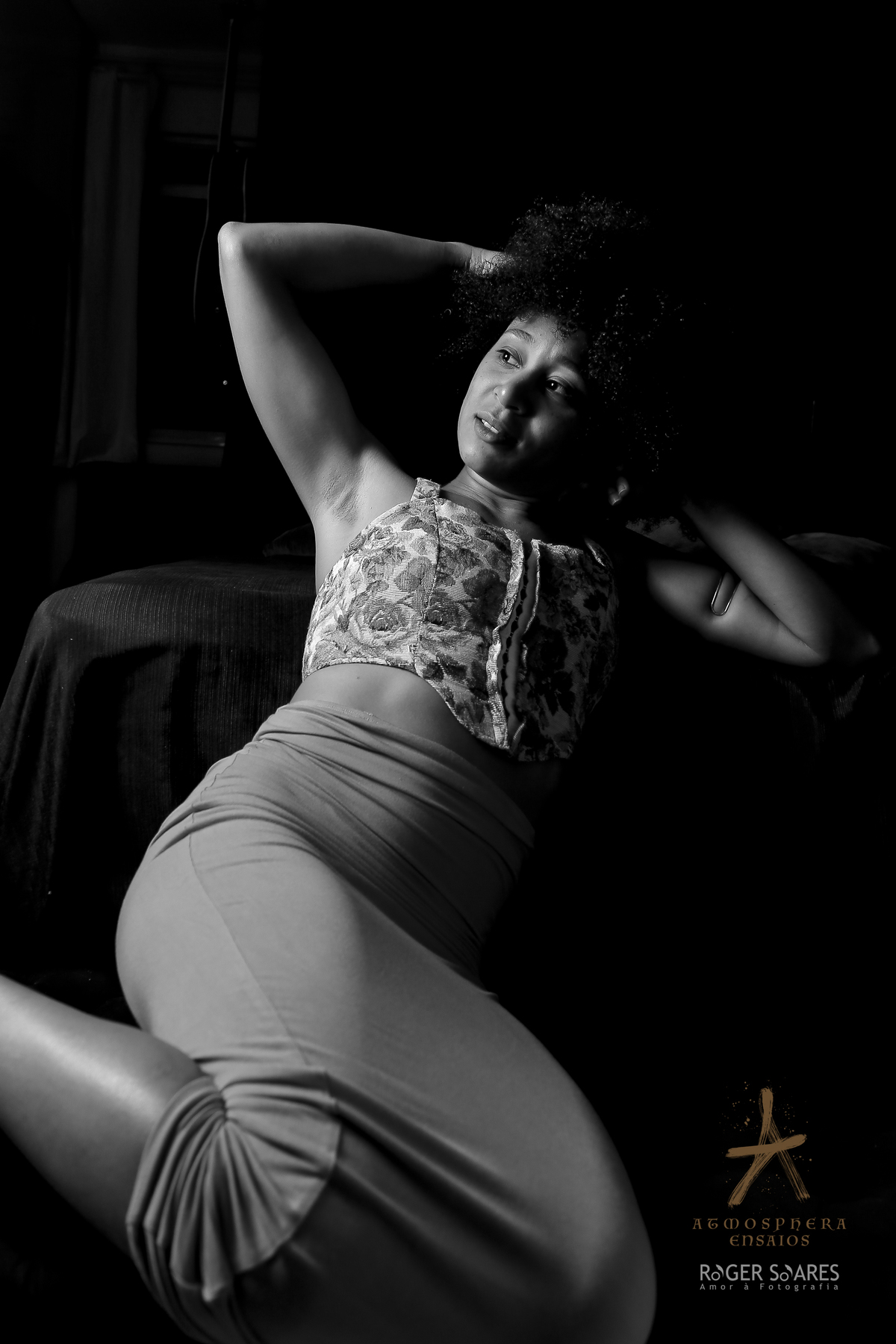 fototerapia, retrato terapêutico, amor próprio, autoestima feminina, reconexão pessoal, aceitação corporal, autoimagem consciente, fotografia que cura, olhar acolhedor, valorização pessoal, transformação interior, retratos reais, cura através do retrato