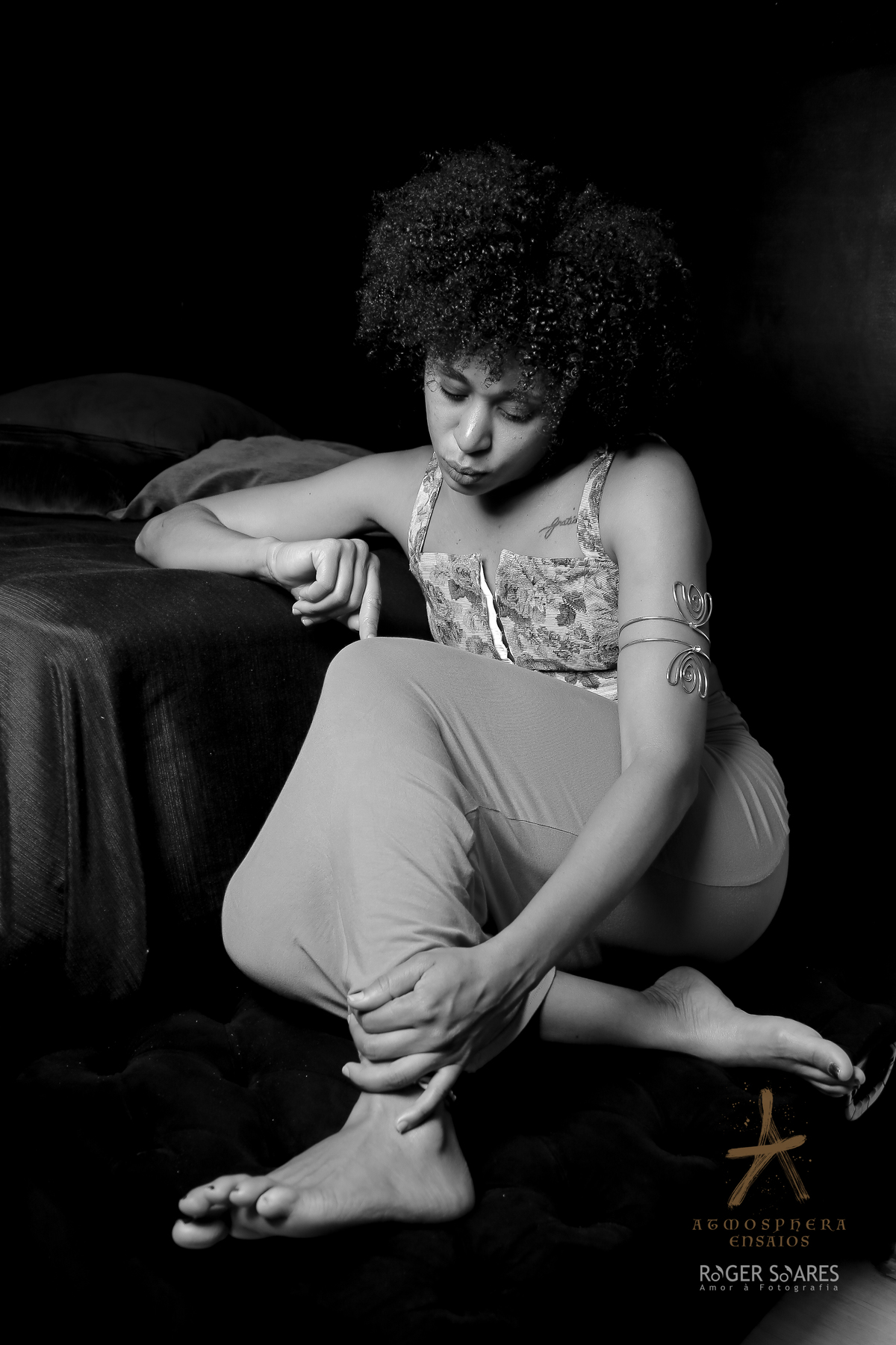 fototerapia, retrato terapêutico, amor próprio, autoestima feminina, reconexão pessoal, aceitação corporal, autoimagem consciente, fotografia que cura, olhar acolhedor, valorização pessoal, transformação interior, retratos reais, cura através do retrato