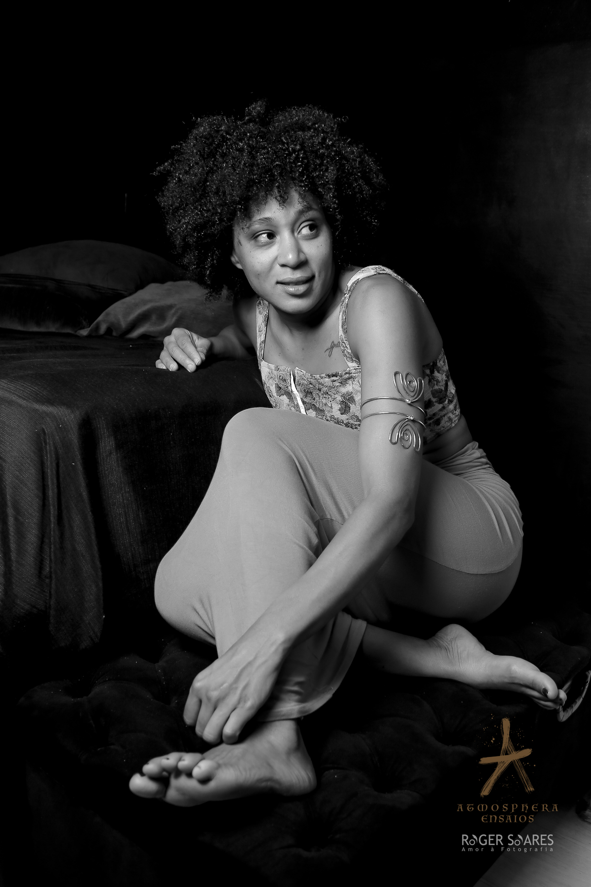 fototerapia, retrato terapêutico, amor próprio, autoestima feminina, reconexão pessoal, aceitação corporal, autoimagem consciente, fotografia que cura, olhar acolhedor, valorização pessoal, transformação interior, retratos reais, cura através do retrato