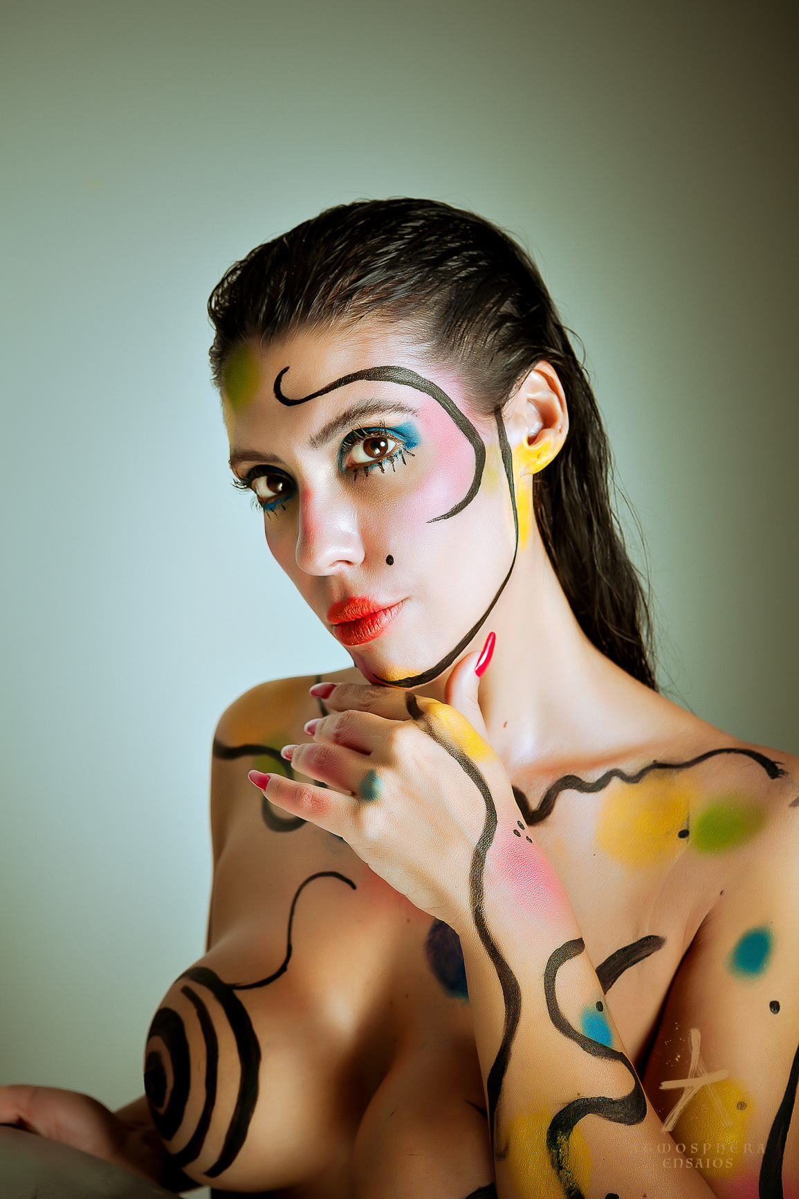 projeto ensaio book nu artístico modelos de nu pintura corporal elisa paz iamonike cabelos longos branca negra parda mulher brasileira natural naturismo naturalidade sensualidade sexy boudoir arte body painting magia das cores  sutil força liberdade